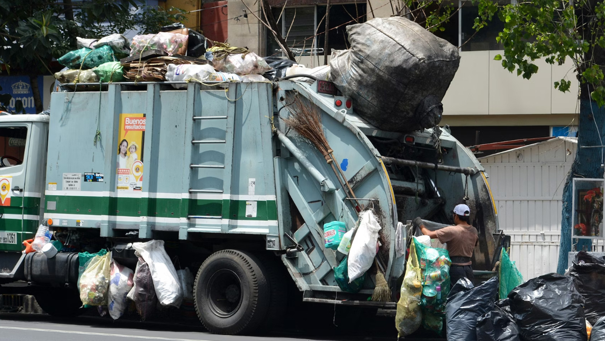 Garbage Truck Tracking management system